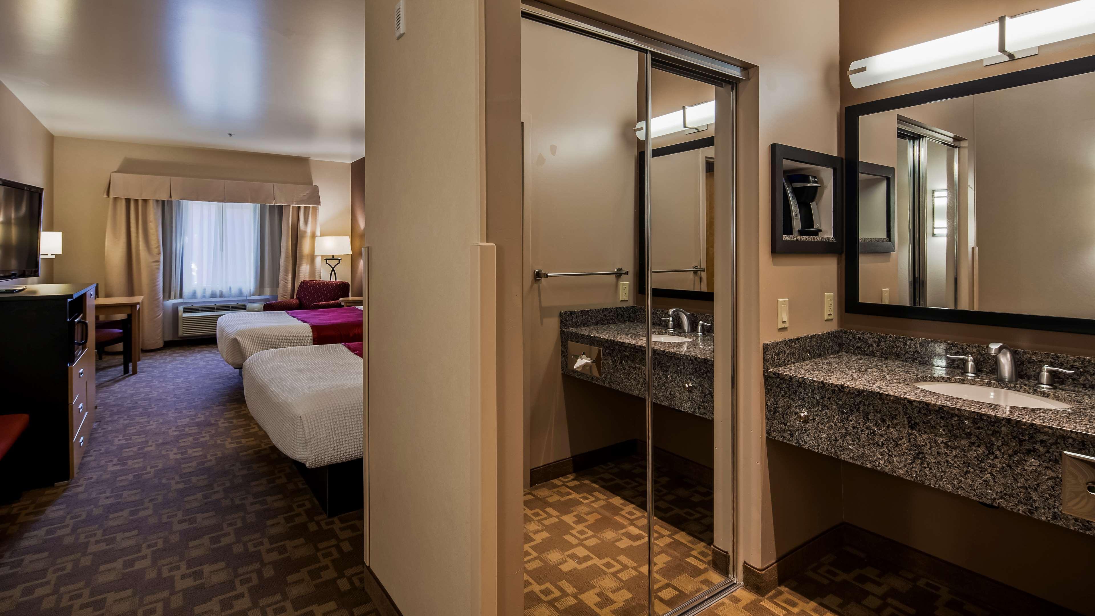 Best Western Plus Kootenai River Inn Casino & Spa Bonners Ferry Exterior photo